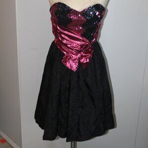 Vintage size 8 Women's Homecoming Prom Tulle Dress 80's By Loralie